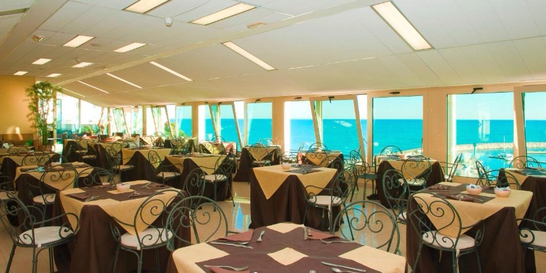 Hotel Borgo Marina Rodi Garganico Exterior photo