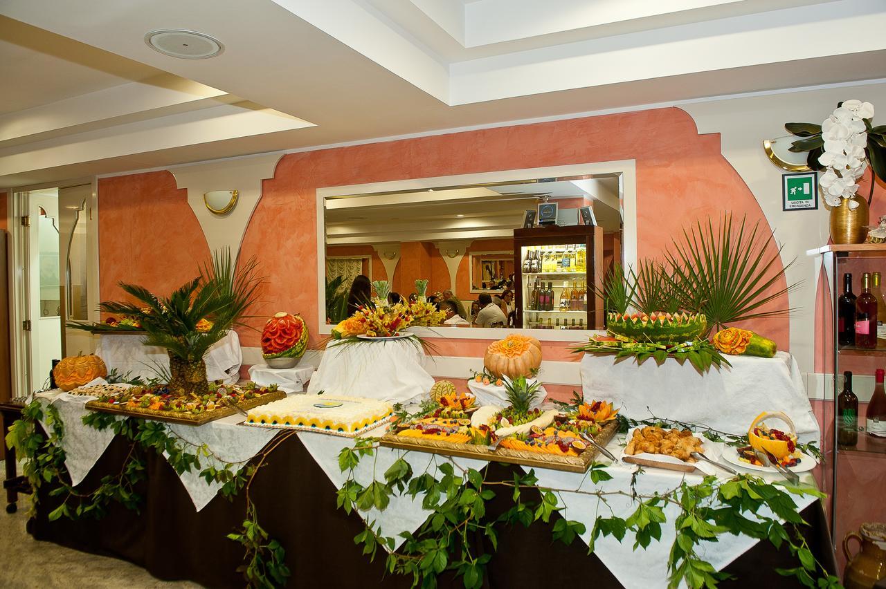 Hotel Borgo Marina Rodi Garganico Exterior photo
