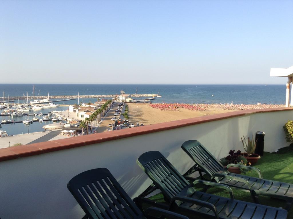 Hotel Borgo Marina Rodi Garganico Exterior photo